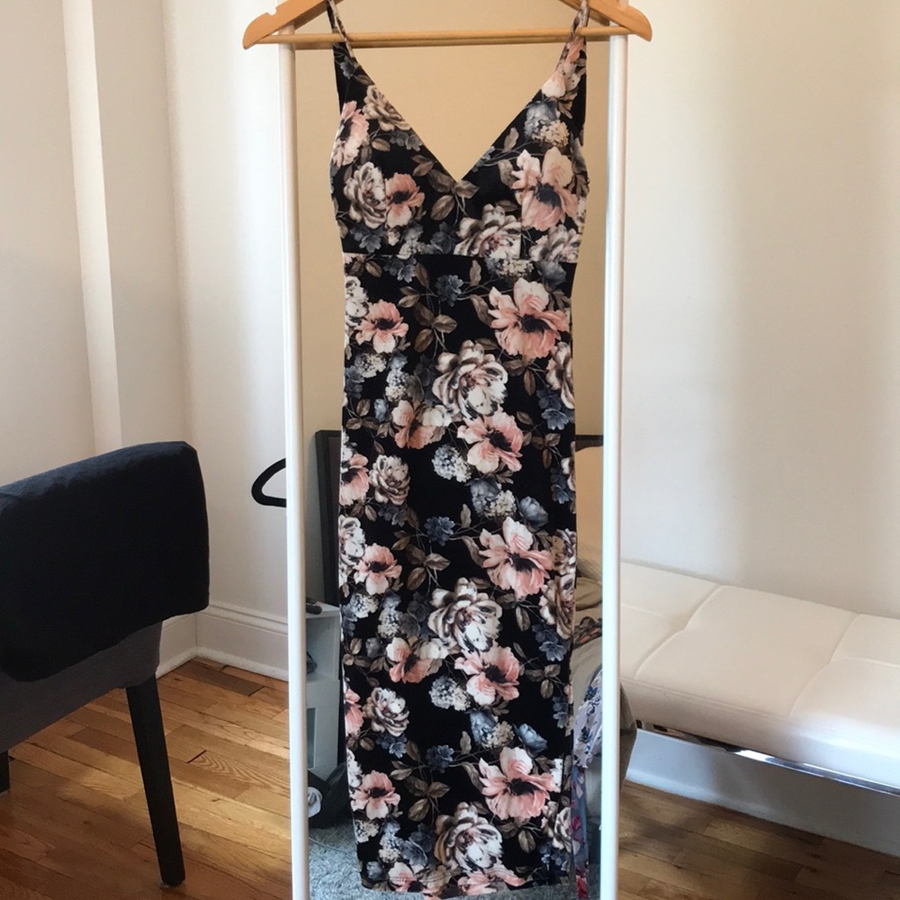 Lovely day Floral Midi Velvet Dress